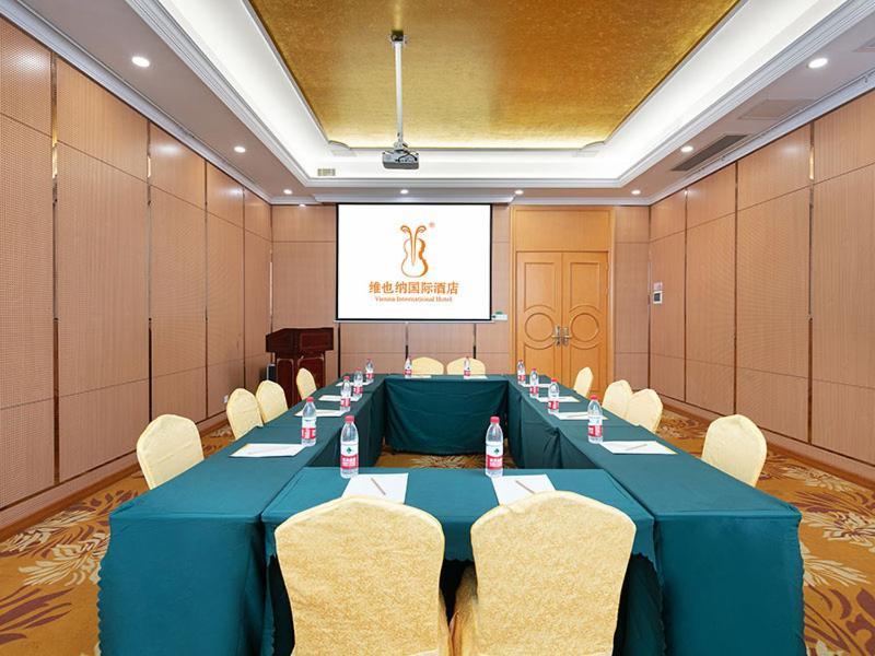 Vienna International Hotel Jiujiang Shili Street Exterior photo