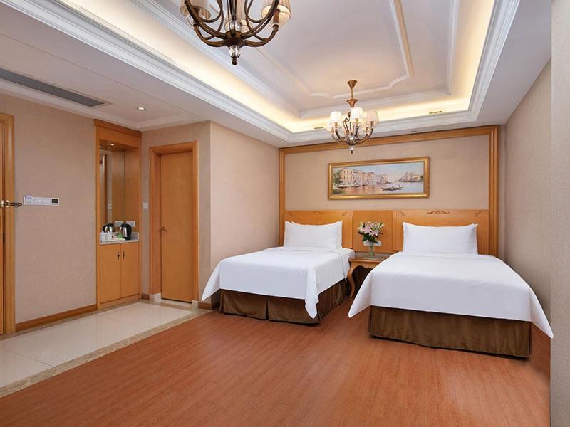 Vienna International Hotel Jiujiang Shili Street Exterior photo