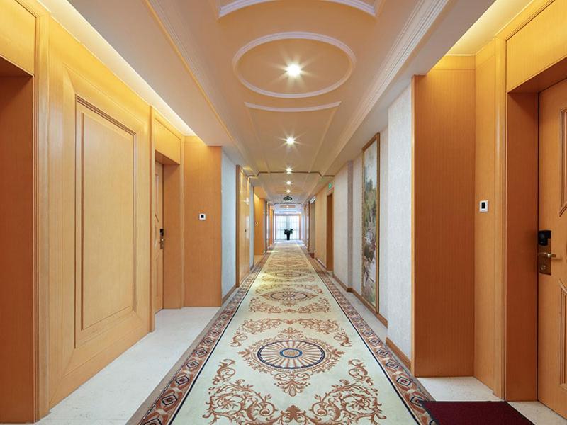 Vienna International Hotel Jiujiang Shili Street Exterior photo