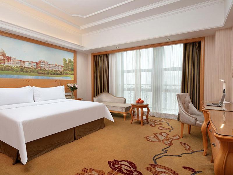 Vienna International Hotel Jiujiang Shili Street Exterior photo